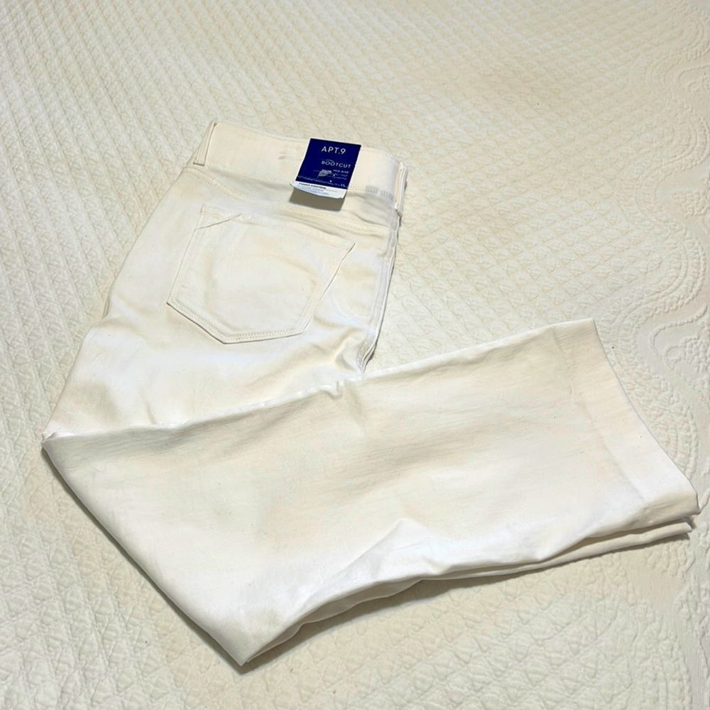 Apt. 9 Boot Cut Mid Rise White Jeans - Size 14